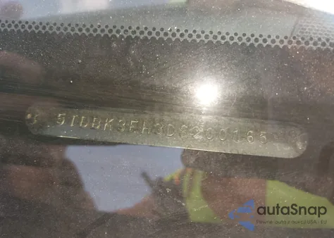 2013 Toyota Highlander Se V6 z USA, uszkodzony, nr VIN 5TDBK3EH3DS200165